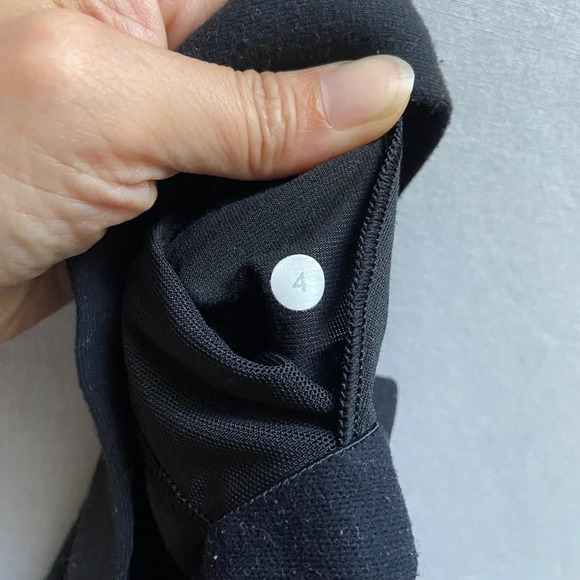 Lululemon Athletica Pleated Fit & Flare  Tank sz 4 - Picture 7 of 7
